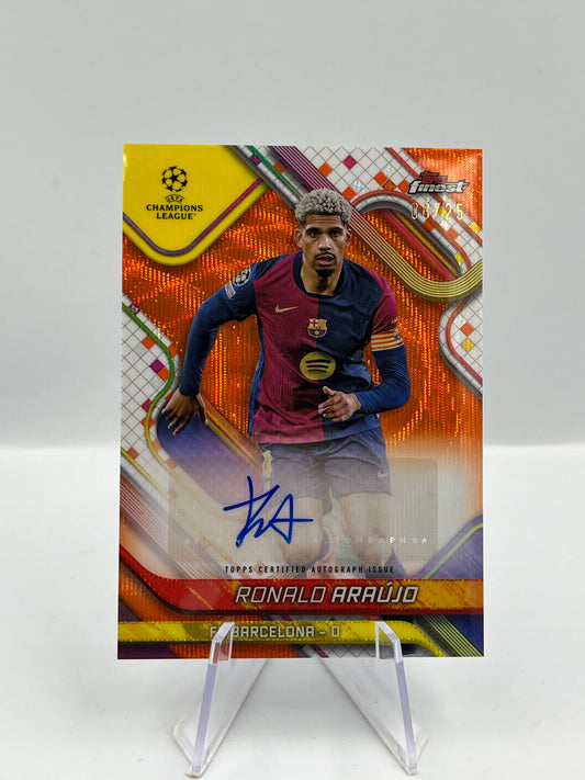 Topps Finest UCC 24/25 Ronald Araujo Barcelona Orange Wave Auto 08/25 #BA-UJ
