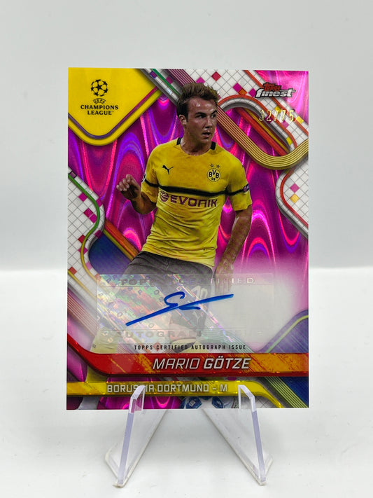 Topps Finest UCC 24/25 Mario Götze BVB Dortmund Magenta Lava Auto 32/75 #BA-TZ